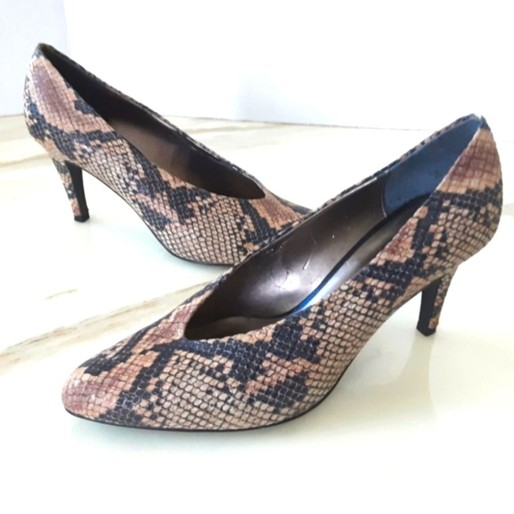 J. RENEE Frenzy Snakeskin Pumps Sz 8.5M
